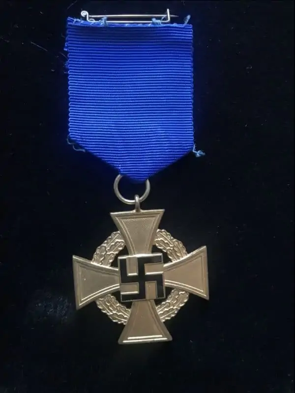 Original WWII German 40 Year Gold FAITHFUL SERVICE Medal Brought Home By A U.S. Veteran Certified