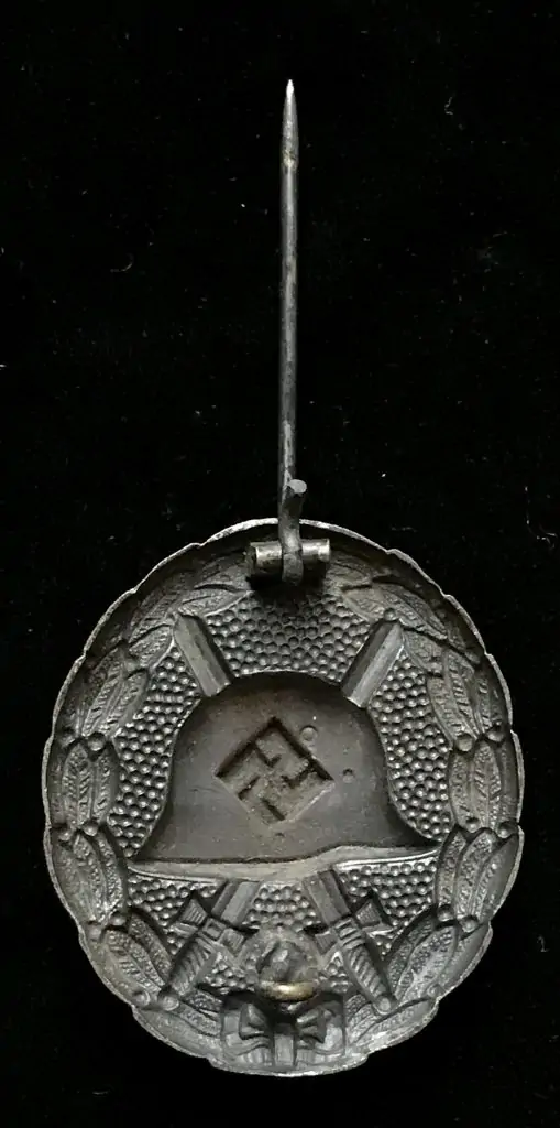 First pattern German silver wound badge rear view