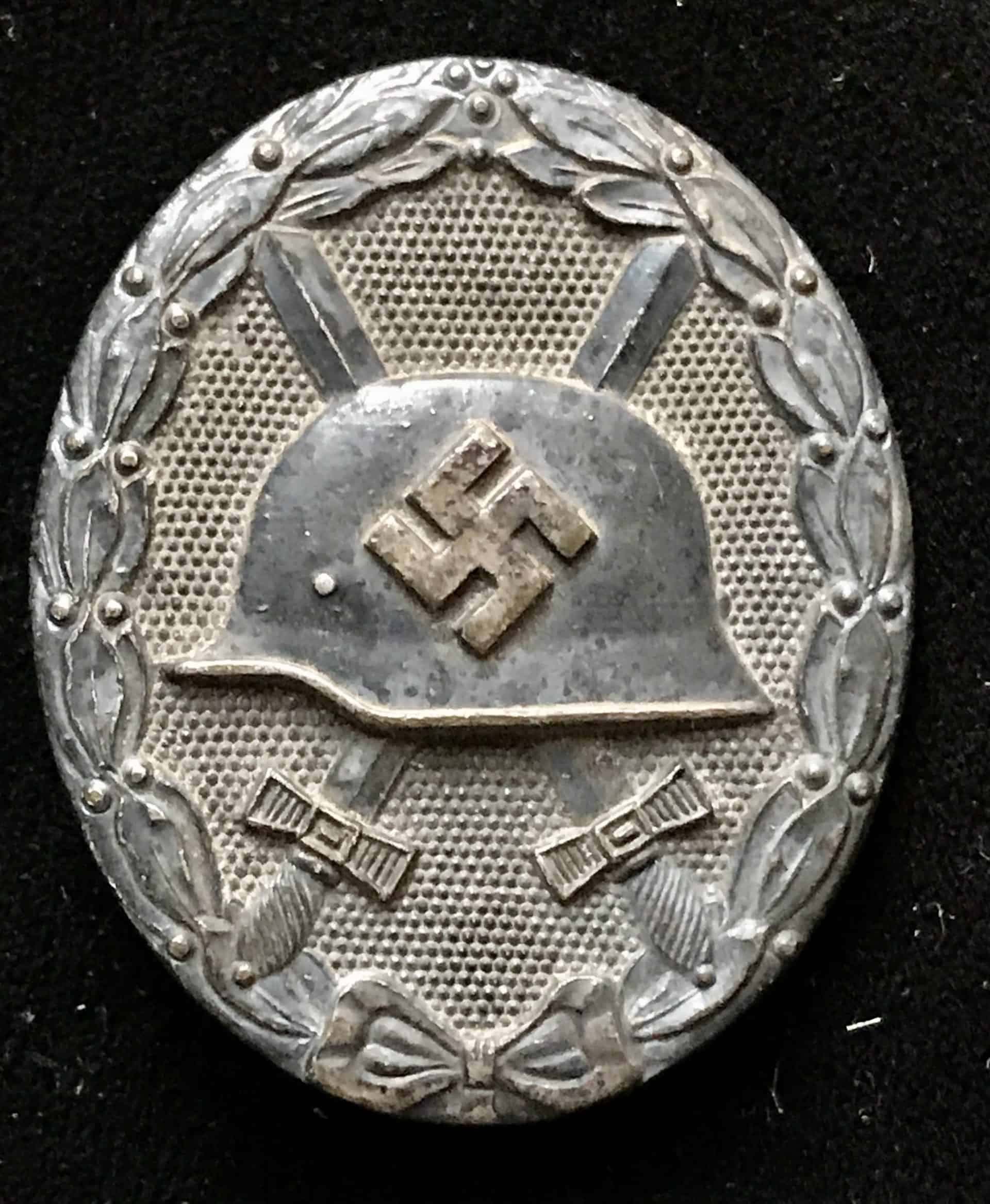 original-wwii-german-1939-silver-wound-badge-awarded-for-wounds-in