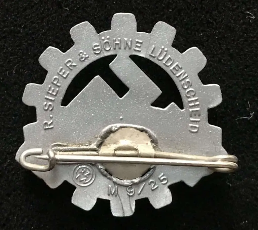 Back view of German NSDAP RAD Volkswagen Berlin 1939 event badge