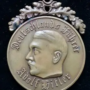 hitler medallion