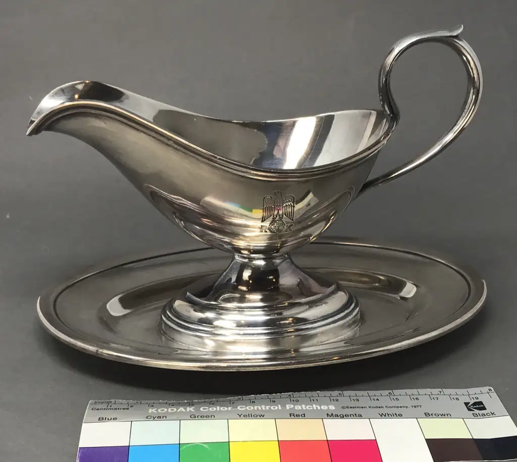 Original Adolf Hitler Reichskanzlei Reich Chancellery gravy boat, full view